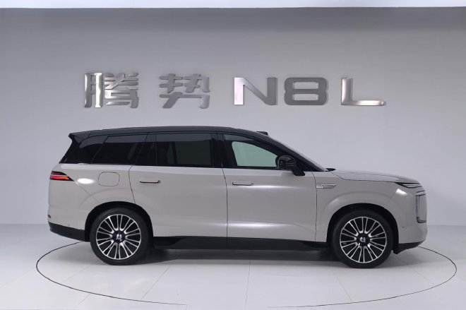 焕然一新的家用旗舰 静态体验腾势N8L