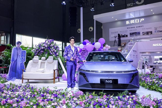东风日产N6上市10天大定破万 首批车主交付盛典闪耀星城