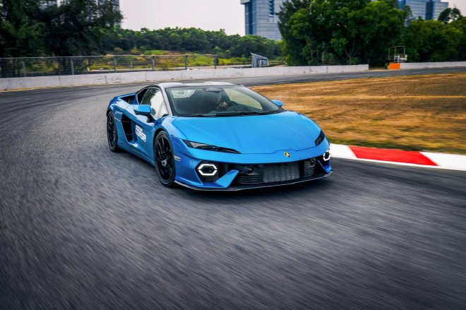 珠海赛车场试驾兰博基尼Temerario 新时代超跑的标杆