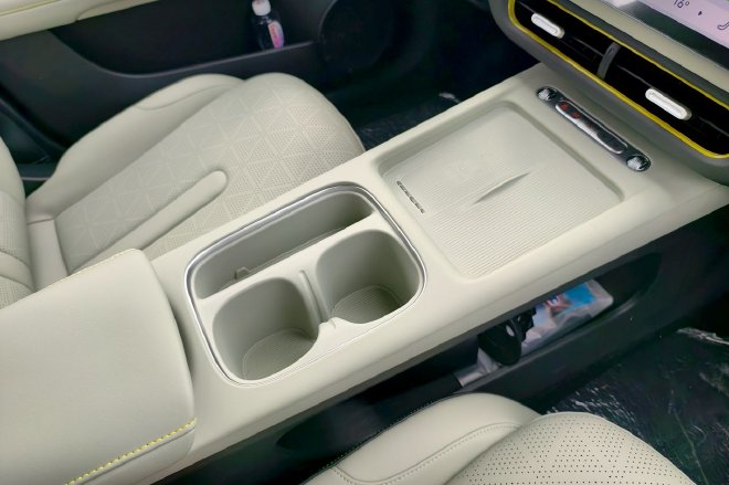 2米7轴距配后置后驱 奇瑞全新QQ3试驾体验