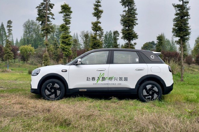 2米7轴距配后置后驱 奇瑞全新QQ3试驾体验