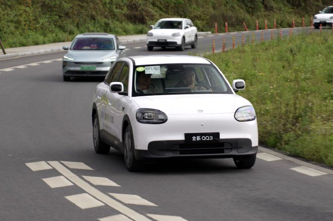 2米7轴距配后置后驱 奇瑞全新QQ3试驾体验