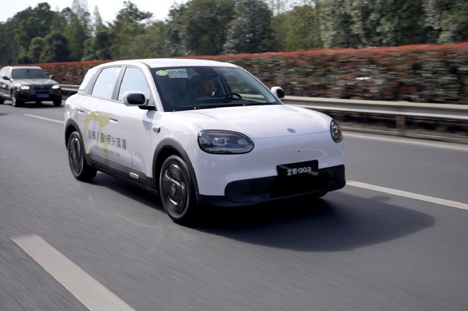 2米7轴距配后置后驱 奇瑞全新QQ3试驾体验