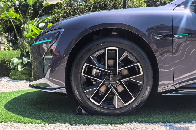 智能性能姿态全都要 试驾阿维塔06T