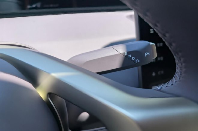 智能性能姿态全都要 试驾阿维塔06T