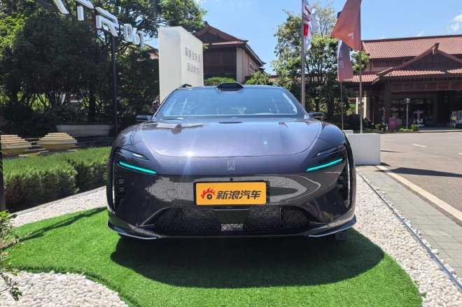 智能性能姿态全都要 试驾阿维塔06T