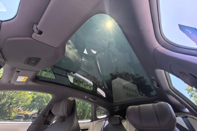 智能性能姿态全都要 试驾阿维塔06T