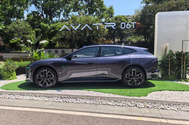 智能性能姿态全都要 试驾阿维塔06T