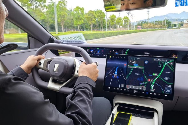 智能性能姿态全都要 试驾阿维塔06T