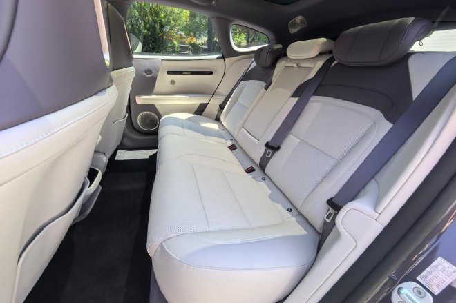 智能性能姿态全都要 试驾阿维塔06T