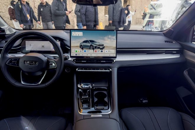 吉利中国星i-HEV智擎混动双车预售发布