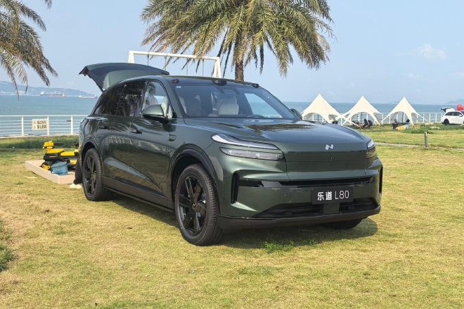 解锁“双舱”大平层 静态体验乐道L80