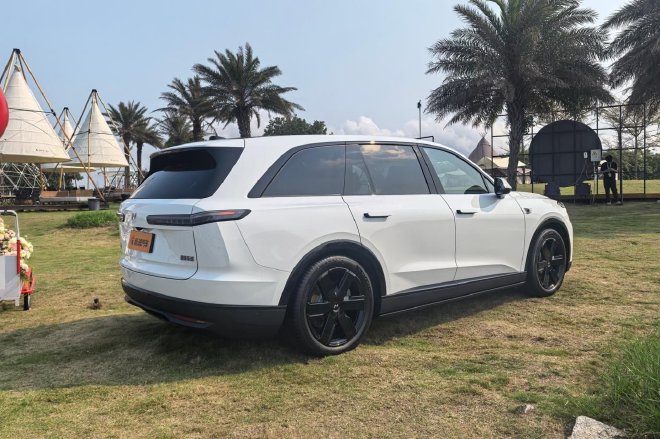 解锁“双舱”大平层 静态体验乐道L80