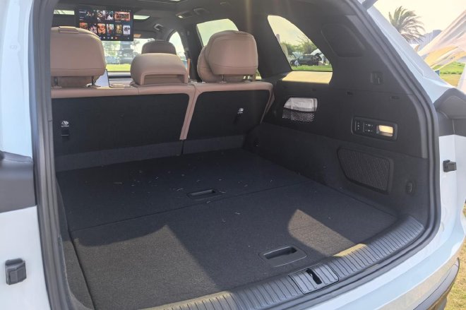 解锁“双舱”大平层 静态体验乐道L80