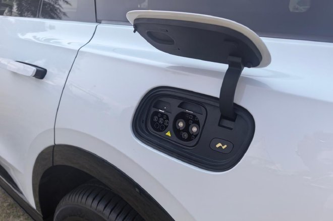 解锁“双舱”大平层 静态体验乐道L80