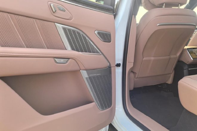 解锁“双舱”大平层 静态体验乐道L80