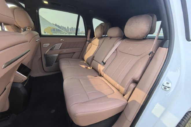 解锁“双舱”大平层 静态体验乐道L80