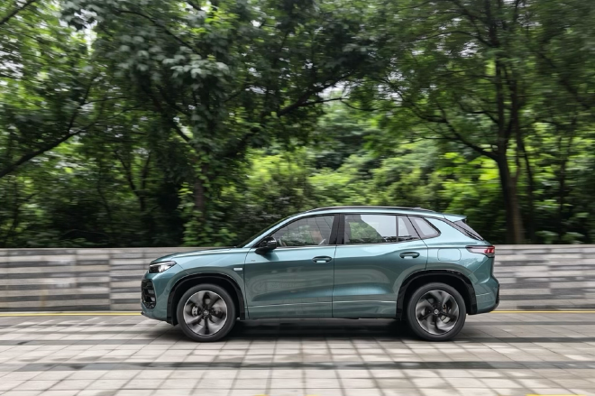 插混市场的双线反击 试驾一汽-大众迈腾PHEV与探岳L PHEV
