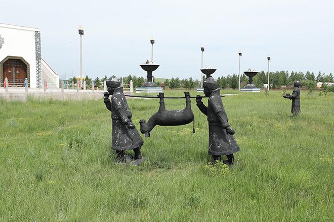 玛莎拉蒂的意式浪漫驰骋在京北草原 Levante让疲惫的旅途被遗忘