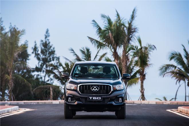 [上汽大通的产品作为工作伙伴，每天陪伴戴夫团队行驶1200公里]