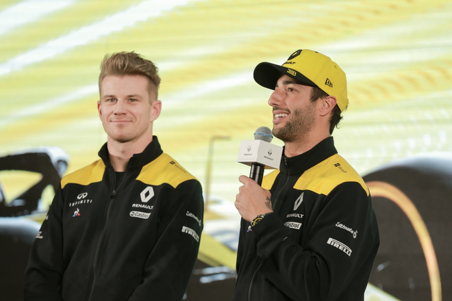 丹尼尔·里卡多与尼古拉斯·霍肯伯格出席雷诺F1®车队之夜