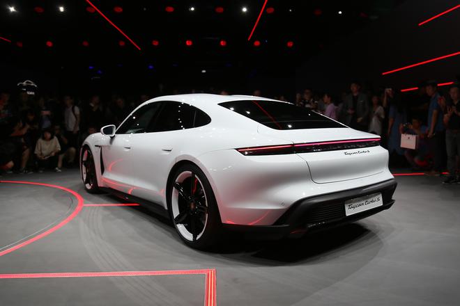 保时捷Taycan上市 售149.80-179.80万元