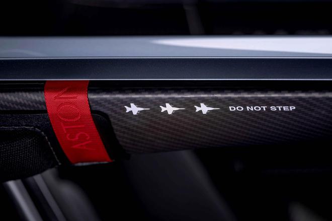 至臻至纯 阿斯顿·马丁全新V12 Speedster限量版首发