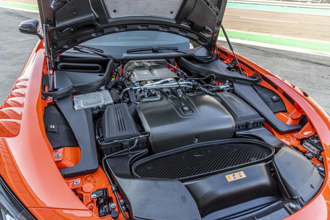 AMG GT 黑系列V8发动机技术解析 什么是平面曲柄？