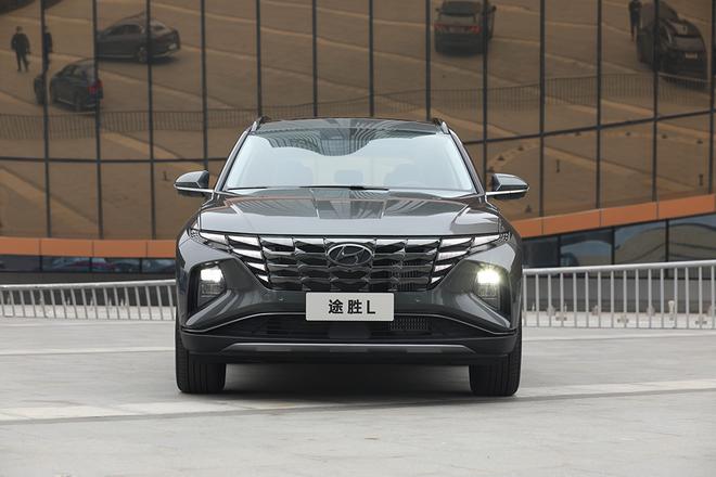 全面“进攻”的SUV 实拍北京现代第五代途胜L