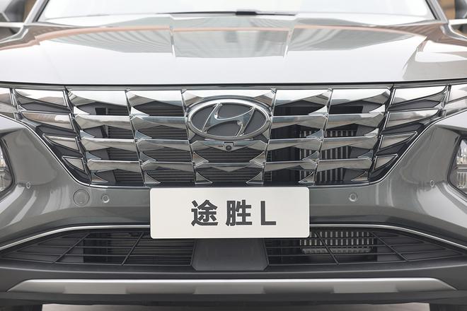 全面“进攻”的SUV 实拍北京现代第五代途胜L