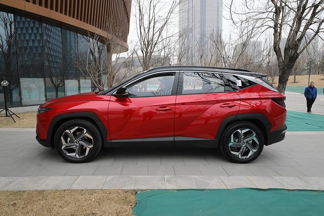 全面“进攻”的SUV 实拍北京现代第五代途胜L