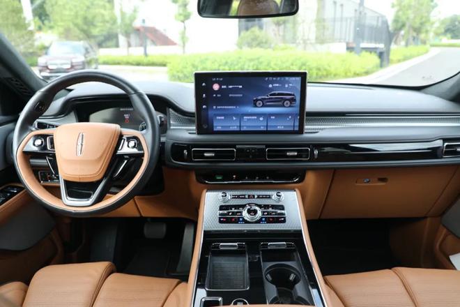 2021上海车展：林肯携全系车型亮相展台