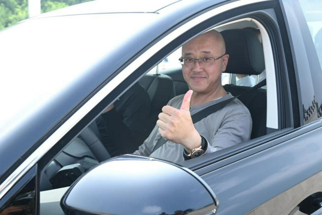 红旗E-QM5，共鉴出行进化新时代