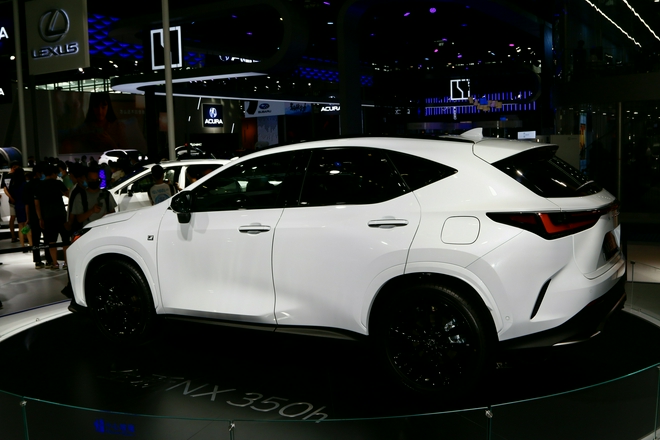 2021粤港澳车展：雷克萨斯全新一代NX实车亮相