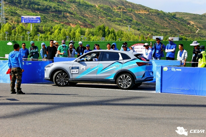 各显神通 环青海湖电动汽车挑战赛落幕