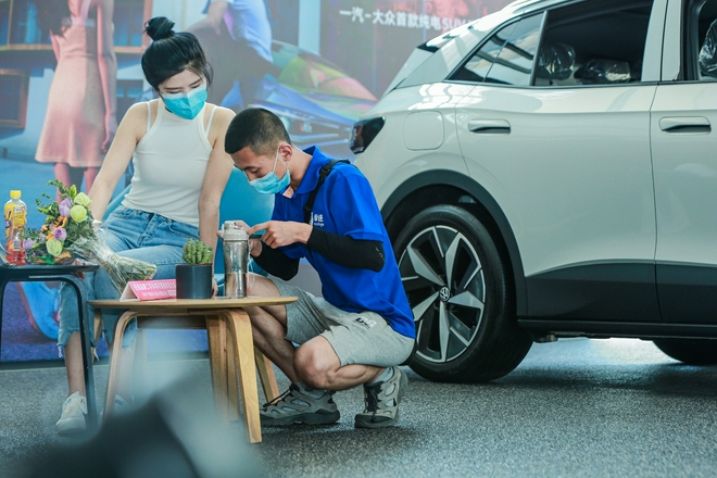 一汽-大众急调500台ID.4 CROZZ驰援郑州