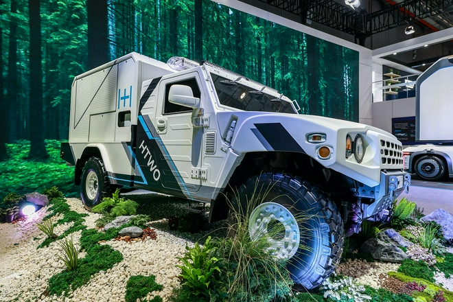 起亚携“氢+电”新产品亮相进博会