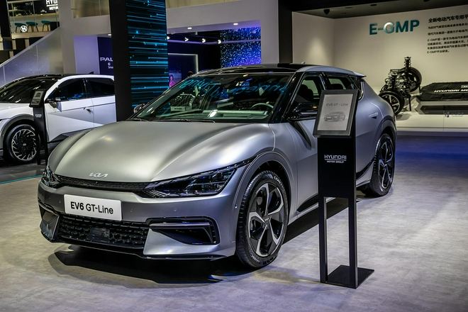 起亚携“氢+电”新产品亮相进博会