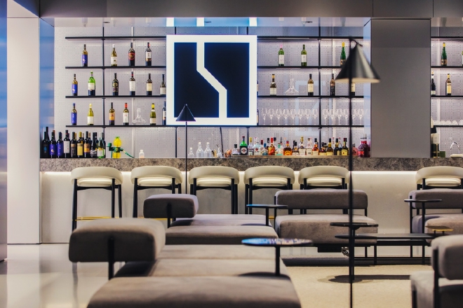 极氪中心全球旗舰店开业 ZEEKR 001迎来首次大版本OTA