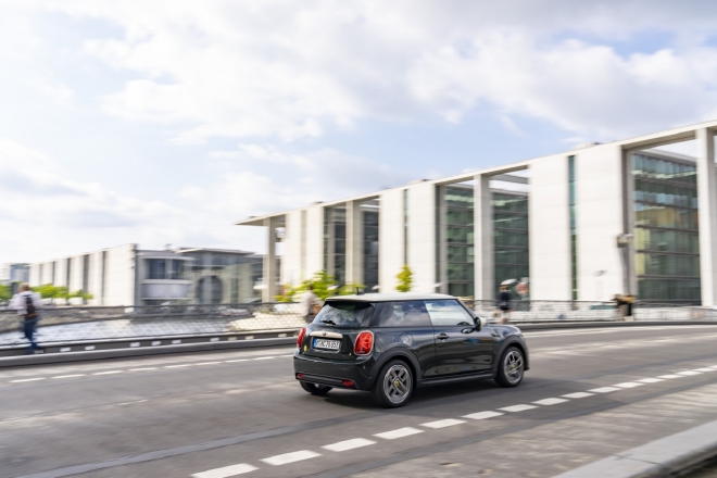 因缺芯和俄乌危机 MINI牛津工厂再次停产一周