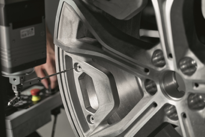 优先使用再生铝材 宝马为汽车打造“绿色”轮毂