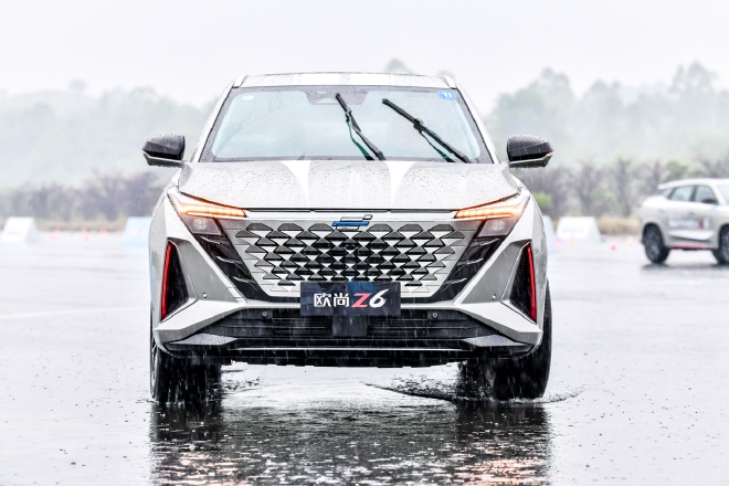 比手机还快的车机，欧尚Z6极致进化刷新人机互动模式