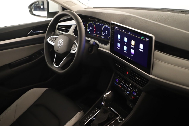 细节全面提升 实拍一汽-大众全新宝来