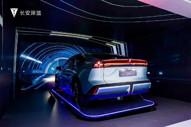 Changan Deep Blue SL03 opens the road of new energy pre-sale and evolves again
