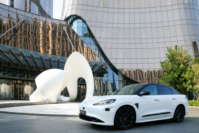 实现“类人”驾驶体验 试乘极狐阿尔法S全新HI版