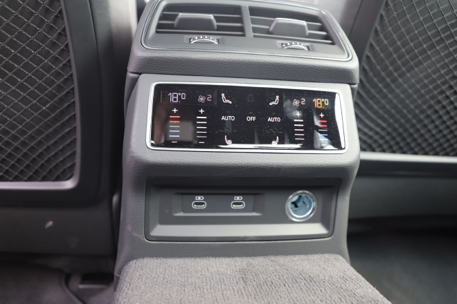 售价42.79-65.68万元  新款奥迪A6L正式上市