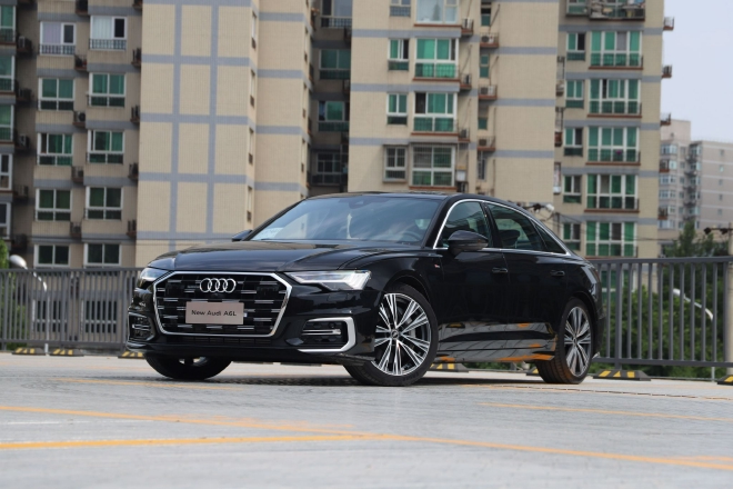 售价42.79-65.68万元  新款奥迪A6L正式上市