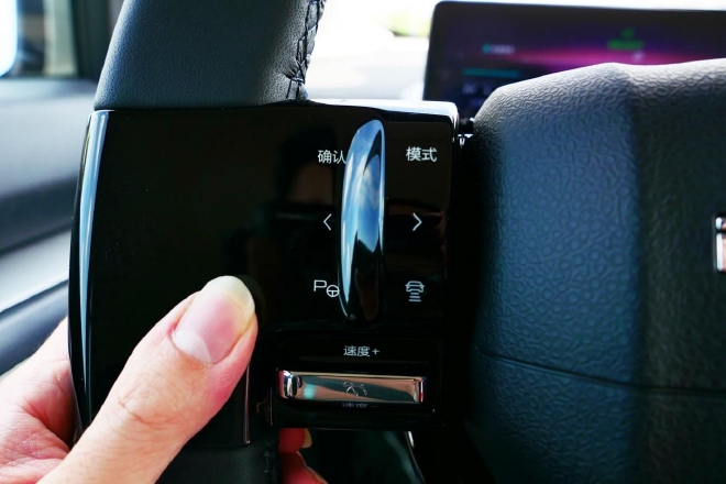 2023 KiWi EV如何斩获双料冠军：“灵犀智驾系统”体验