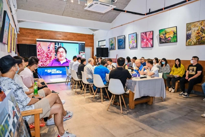  上海交通大学汽车工程研究院院长许敏连线会议