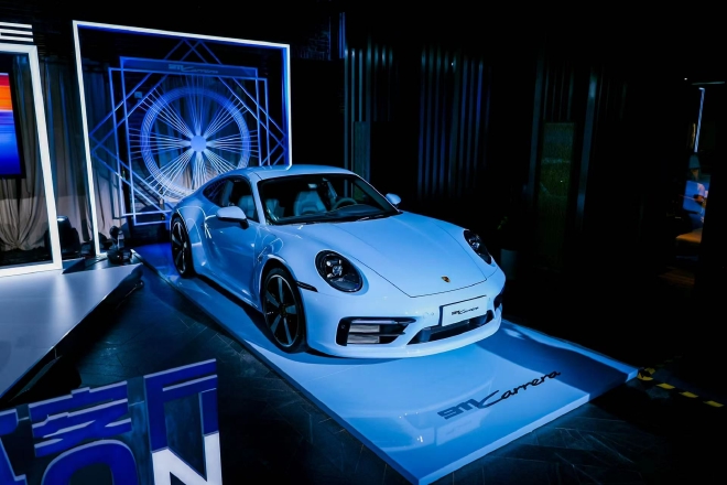 保时捷中国携艺术家丁乙联袂呈现跑车艺术新创想